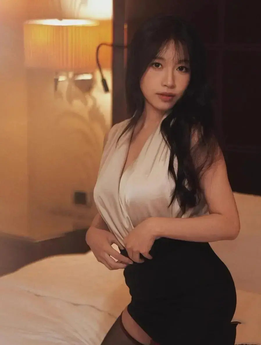 《小凤新婚》全集完整版在线观看-苏畅艾熙双人演绎小凤新婚-免登录无弹窗高清直链秒播-无删减免费放送